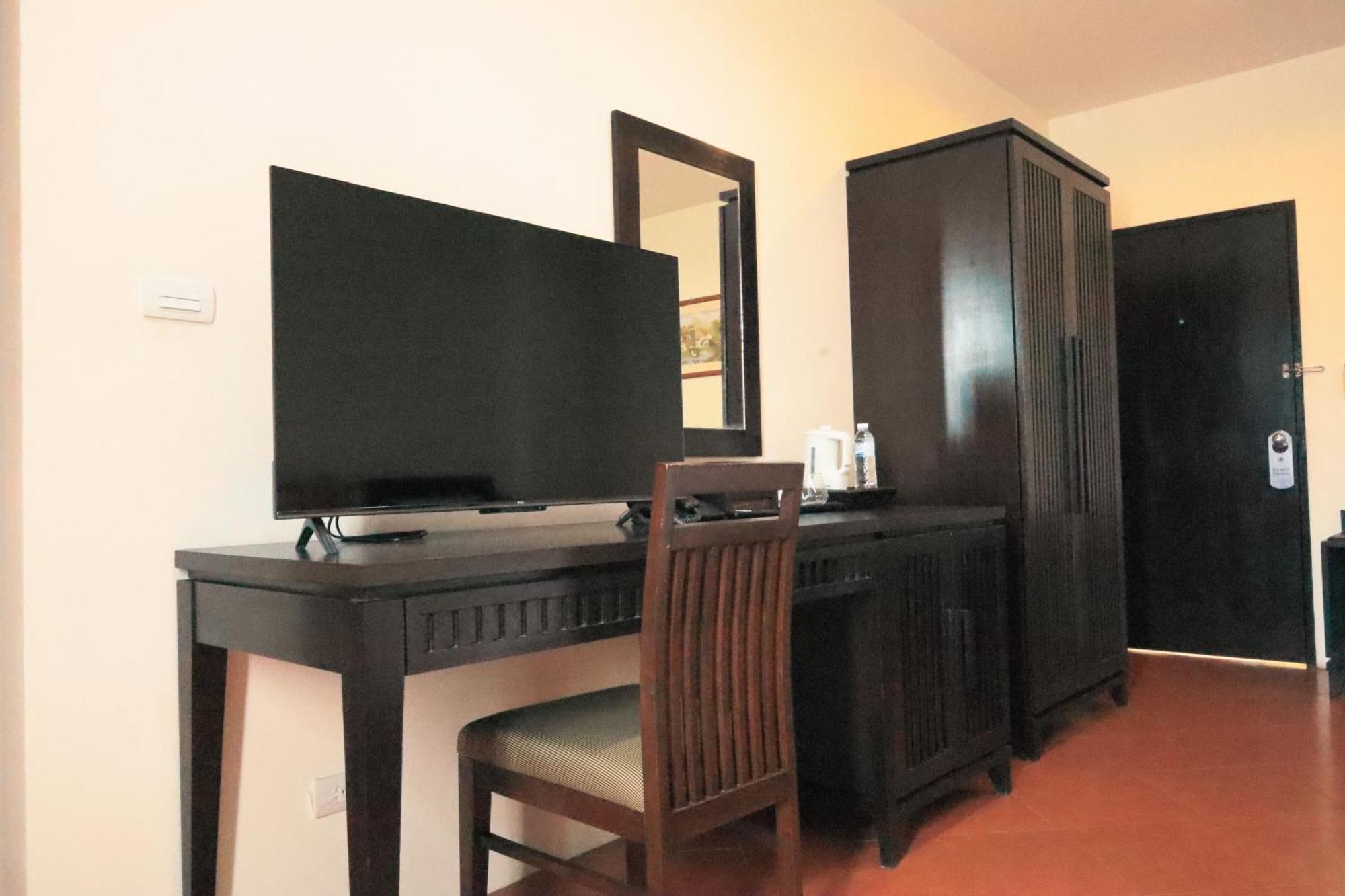 Harmony Patong Hotel Bagian luar foto