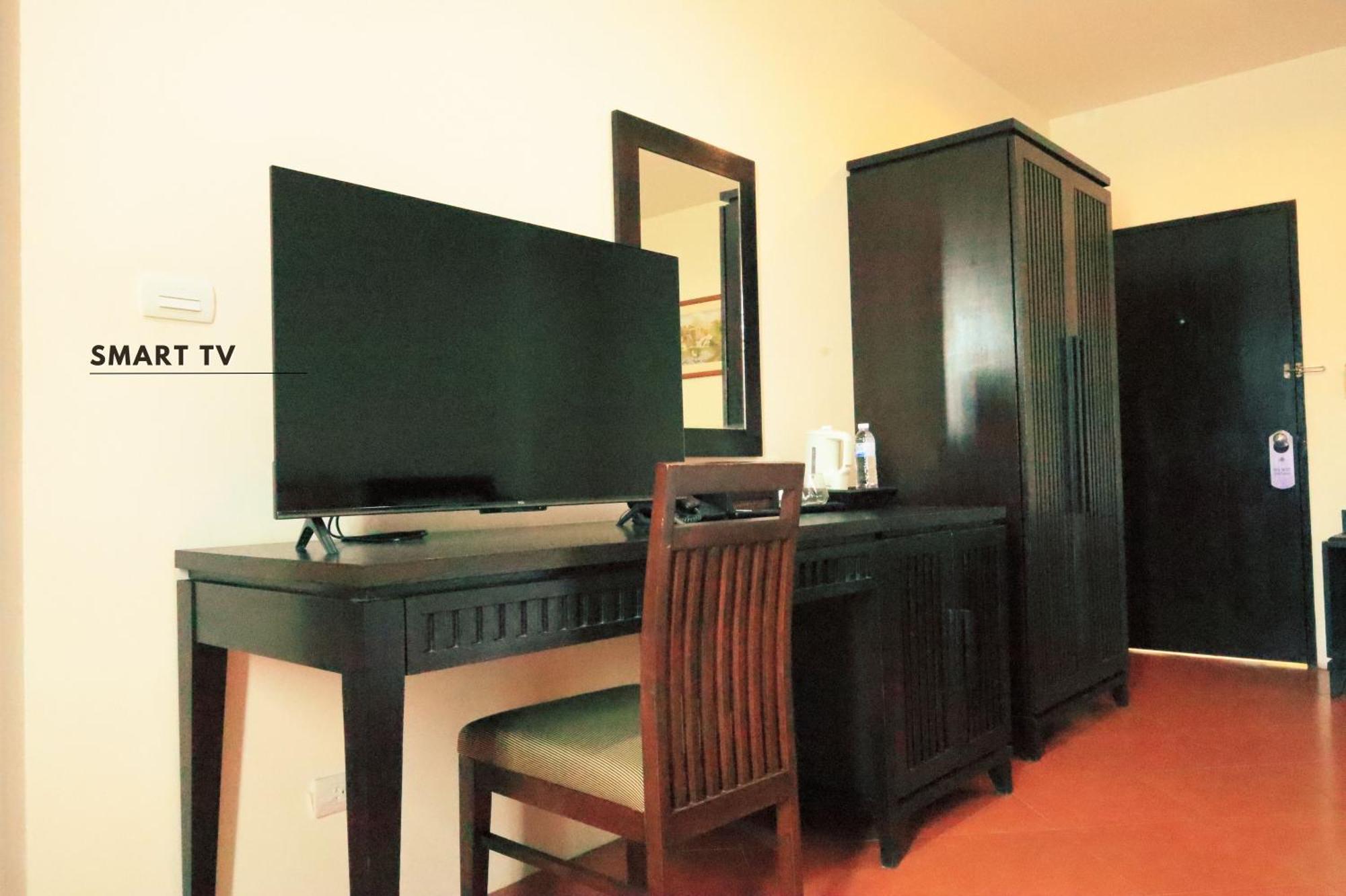 Harmony Patong Hotel Bagian luar foto