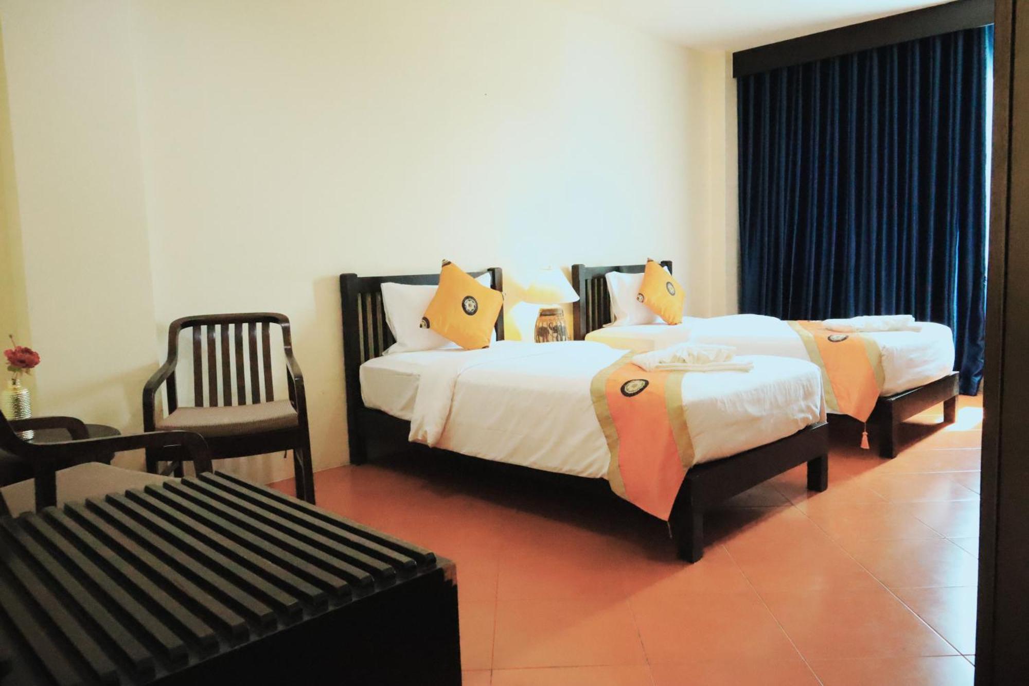 Harmony Patong Hotel Bagian luar foto